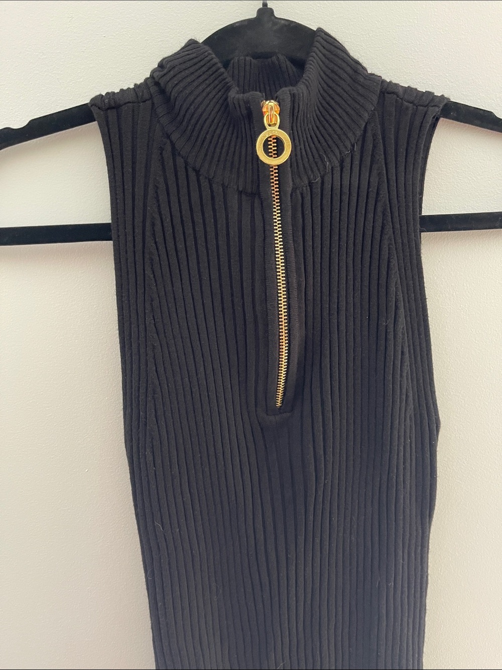 NWOT Belldini Black L sleeveless sweater tank - functional gold zipper - Picture 4 of 6
